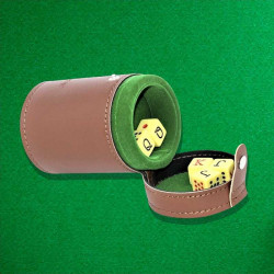 CUBILETE CON DADOS DE POKER