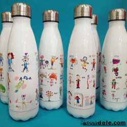Botella personalizada con dibujos de alumnos