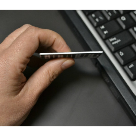 Pendrive extraplano "piano" de 16GB - regalos originales y curiosos