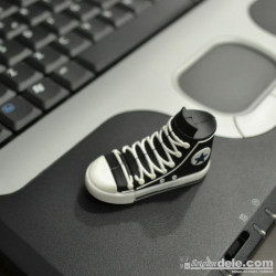 PEN DRIVE ZAPATILLA ALL STAR NEGRA