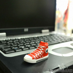 PENDRIVE ZAPATILLA ALL STAR ROJA