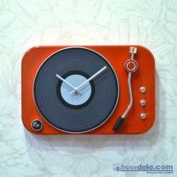 Imagén: RELOJ DE PARED CON FORMA DE TOCADISCOS ROJO