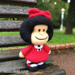 MUÑECA MAFALDA HECHA DE LANA