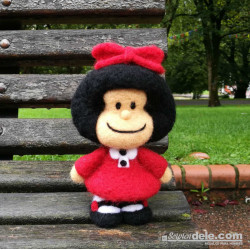 MUÑECA MAFALDA HECHA DE LANA